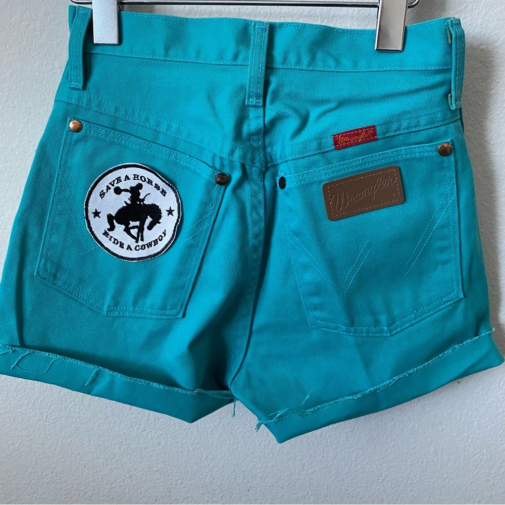 🐎🐎Wrangler, High Waisted Shorts🐎🐎